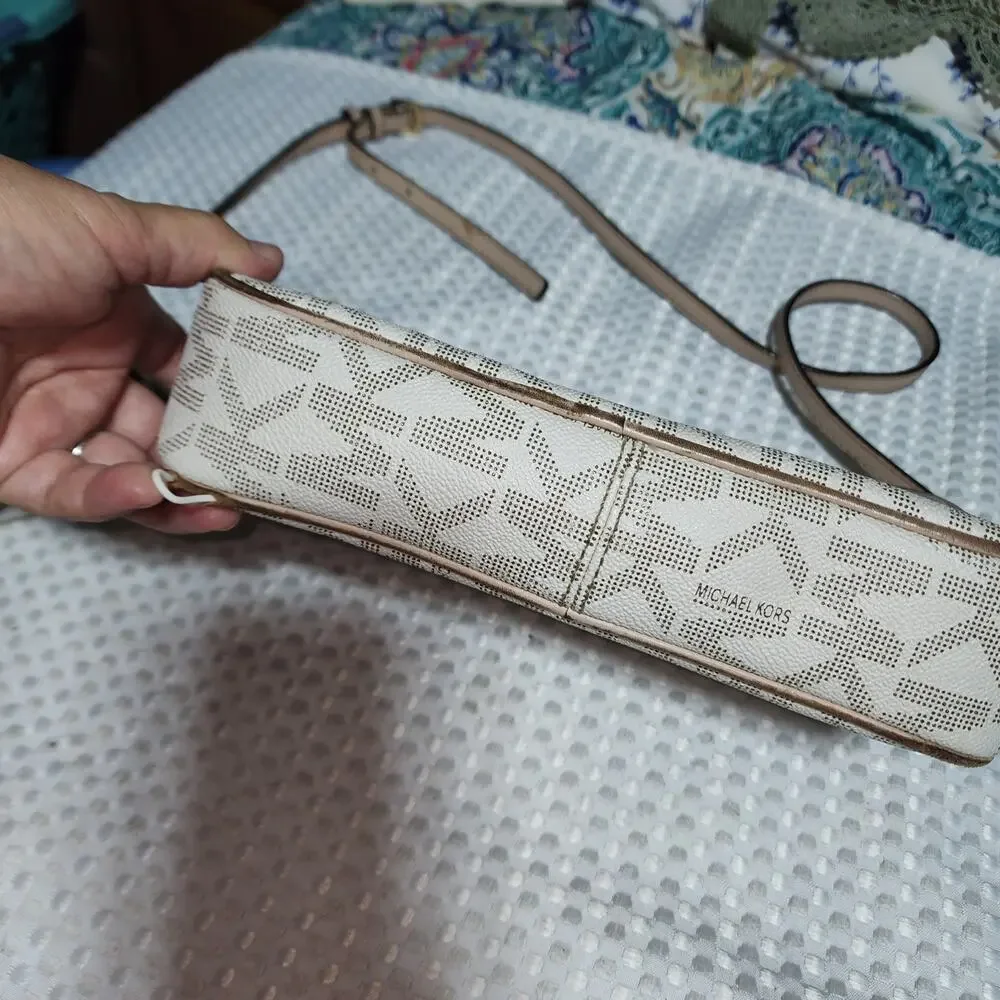 MICHAEL KORS GUC LORA CROSSBODY BAG WITH TASSEL - Picture 4 of 8